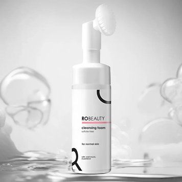 Pianka czyszcząca z silikonową szczoteczką RoBeauty
